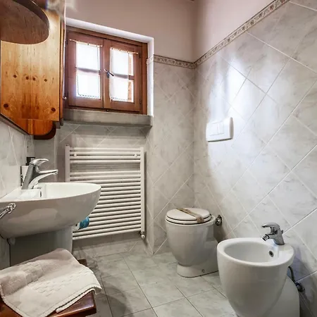 With Cortona Views In Val Di Chiana Apartment