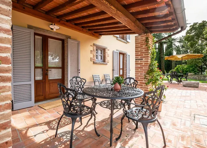 With Cortona Views In Val Di Chiana Apartment